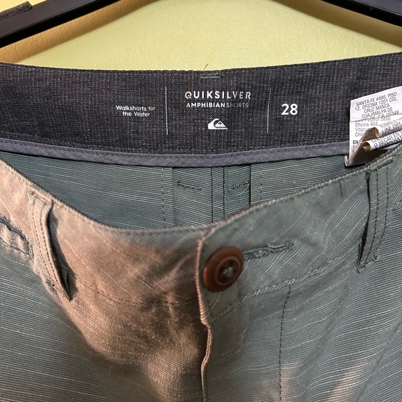 New quicksilver amphibian shorts - Picture 2 of 3